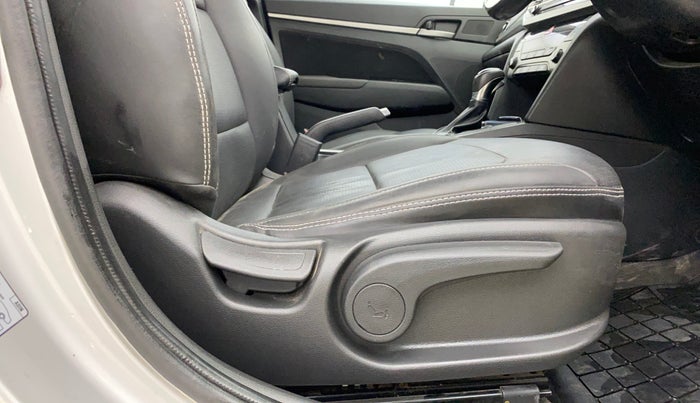 2017 Hyundai New Elantra 2.0 SX AT PETROL, Petrol, Automatic, 51,814 km, Driver Side Adjustment Panel