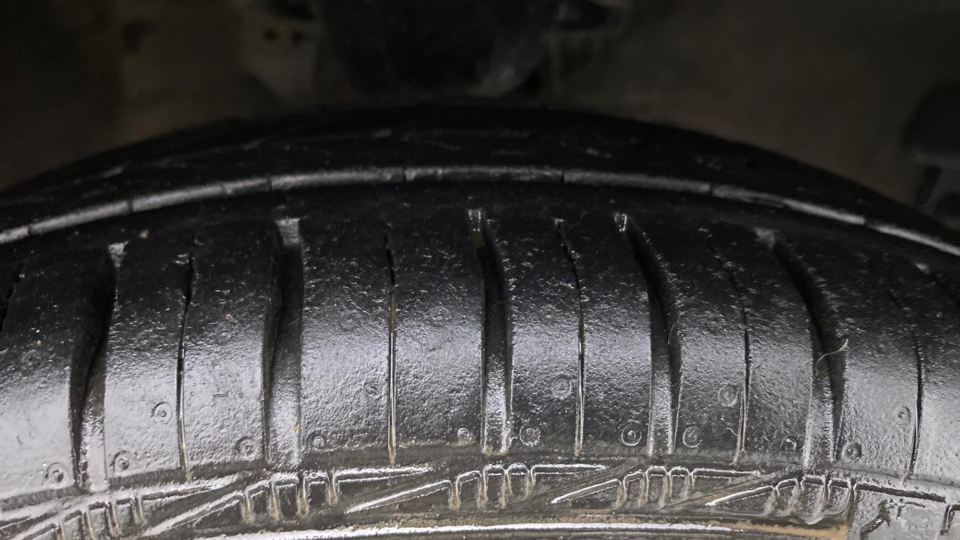 2012 Hyundai i10 SPORTZ 1.2, Petrol, Manual, 73,424 km, Right Front Tyre Tread