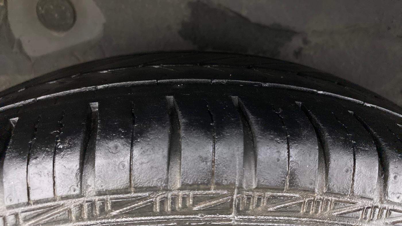 2012 Hyundai i10 SPORTZ 1.2, Petrol, Manual, 73,424 km, Right Rear Tyre Tread