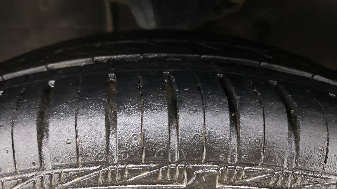 2012 Hyundai i10 SPORTZ 1.2, Petrol, Manual, 73,424 km, Left Front Tyre Tread