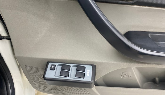 2017 Tata Tiago XE PETROL, Petrol, Manual, 63,707 km, Driver Side Door Panels Control