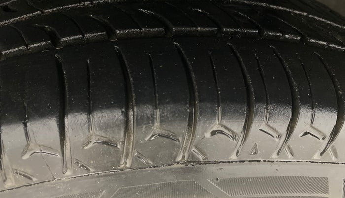 2017 Tata Tiago XE PETROL, Petrol, Manual, 63,707 km, Left Front Tyre Tread