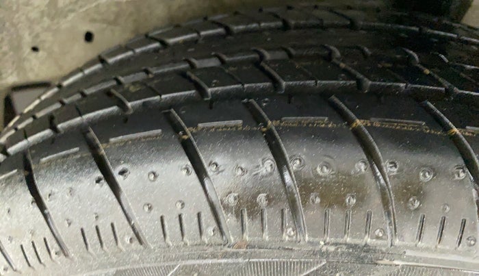 2015 Maruti Celerio VXI AMT, Petrol, Automatic, 63,631 km, Left Rear Tyre Tread