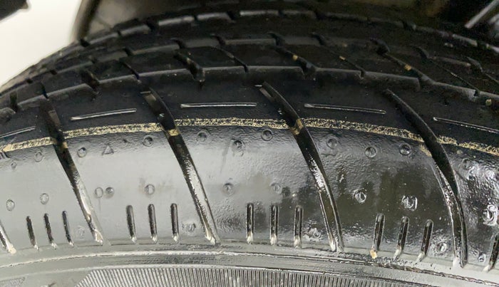 2015 Maruti Celerio VXI AMT, Petrol, Automatic, 63,631 km, Right Rear Tyre Tread