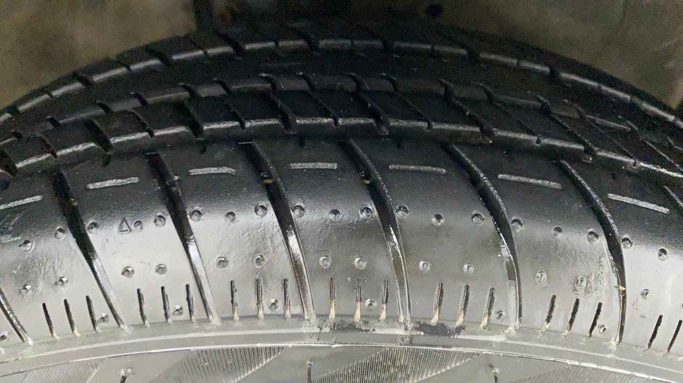 2015 Maruti Celerio VXI AMT, Petrol, Automatic, 63,631 km, Right Front Tyre Tread