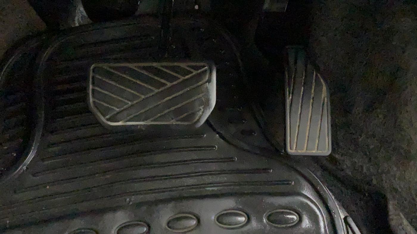 2015 Maruti Celerio VXI AMT, Petrol, Automatic, 63,631 km, Pedals