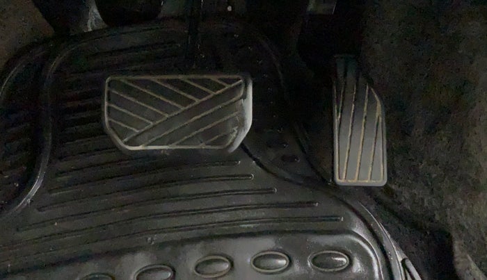 2015 Maruti Celerio VXI AMT, Petrol, Automatic, 63,631 km, Pedals