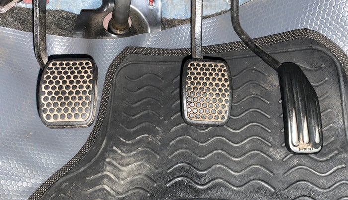 2015 Maruti Alto 800 LXI, Petrol, Manual, 23,155 km, Pedals