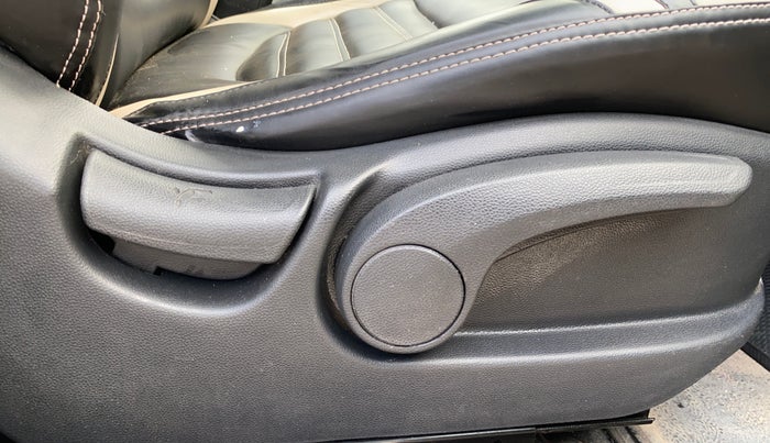 2018 Hyundai Creta SX PLUS 1.6 PETROL, Petrol, Manual, 51,943 km, Driver Side Adjustment Panel