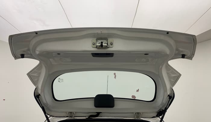2016 Renault Kwid RXT 0.8, CNG, Manual, 36,817 km, Boot Door Open