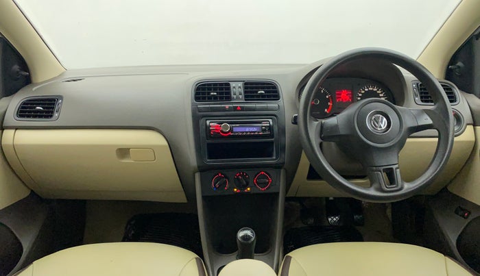 2012 Volkswagen Vento TRENDLINE 1.6, Petrol, Manual, 48,402 km, Dashboard