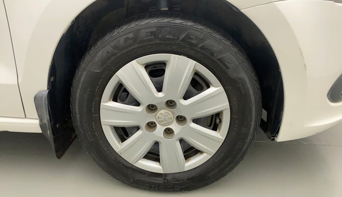 2012 Volkswagen Vento TRENDLINE 1.6, Petrol, Manual, 48,402 km, Right Front Wheel