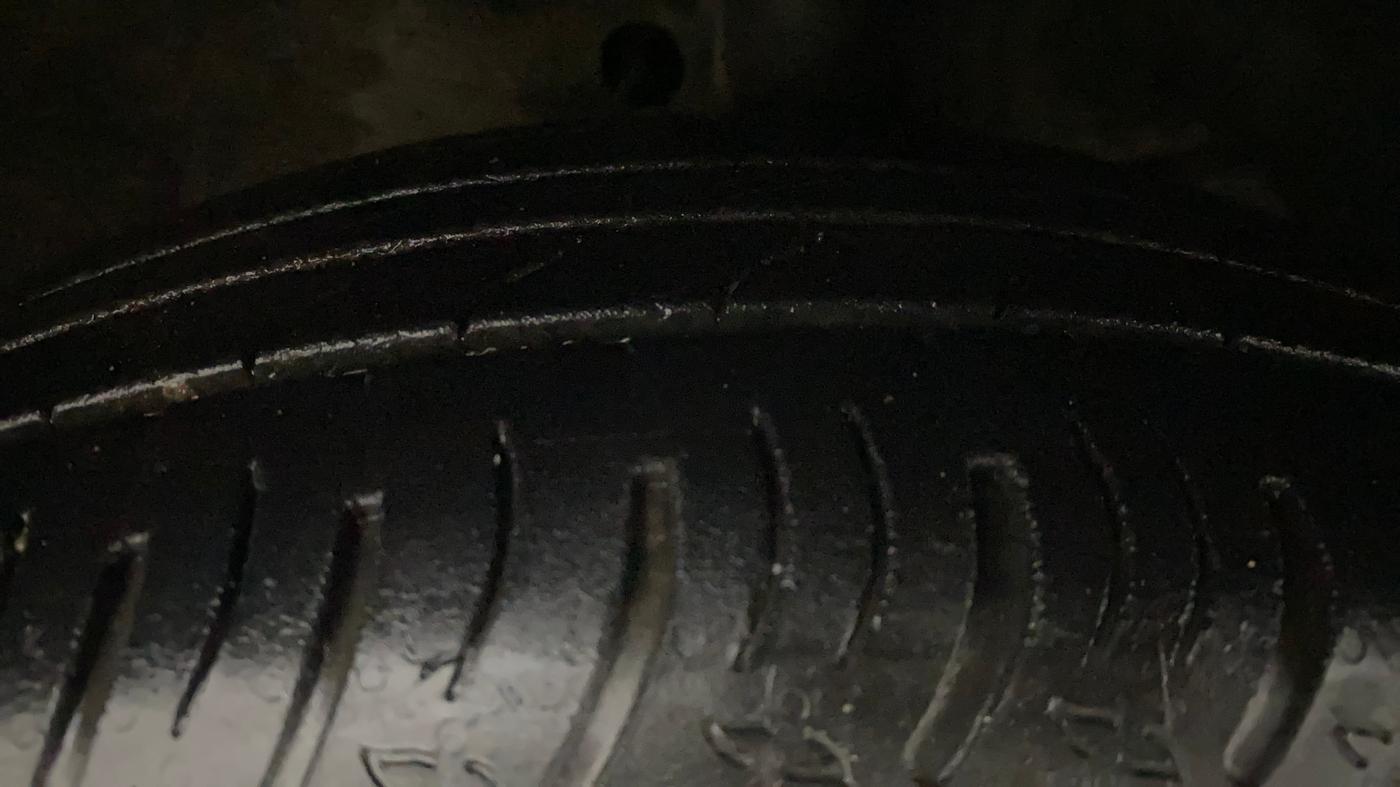 2022 Maruti XL6 ALPHA PLUS MT, Petrol, Manual, 43,138 km, Right Front Tyre Tread