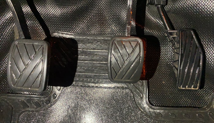 2022 Maruti XL6 ALPHA PLUS MT, Petrol, Manual, 43,138 km, Pedals