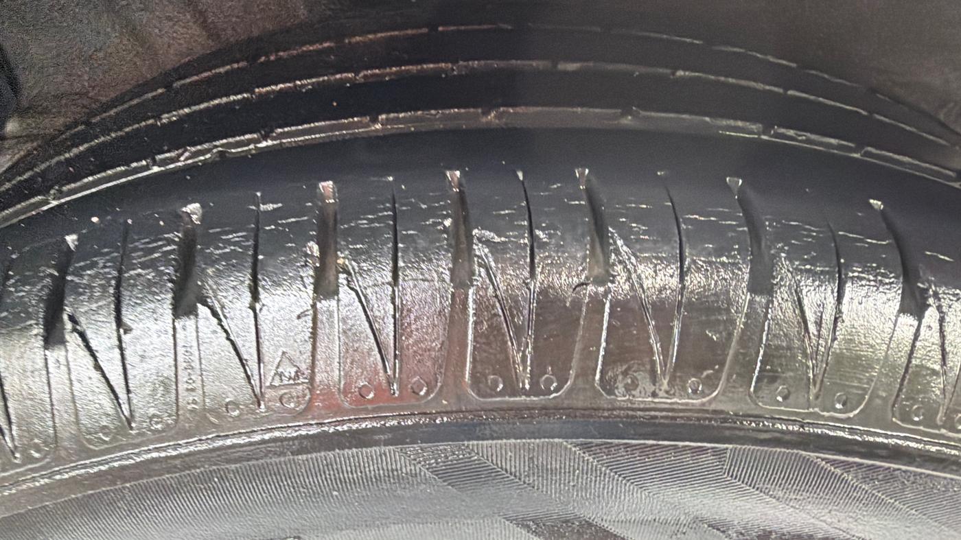 2021 KIA SONET HTX 1.0 IMT, Petrol, Manual, 56,288 km, Right Rear Tyre Tread