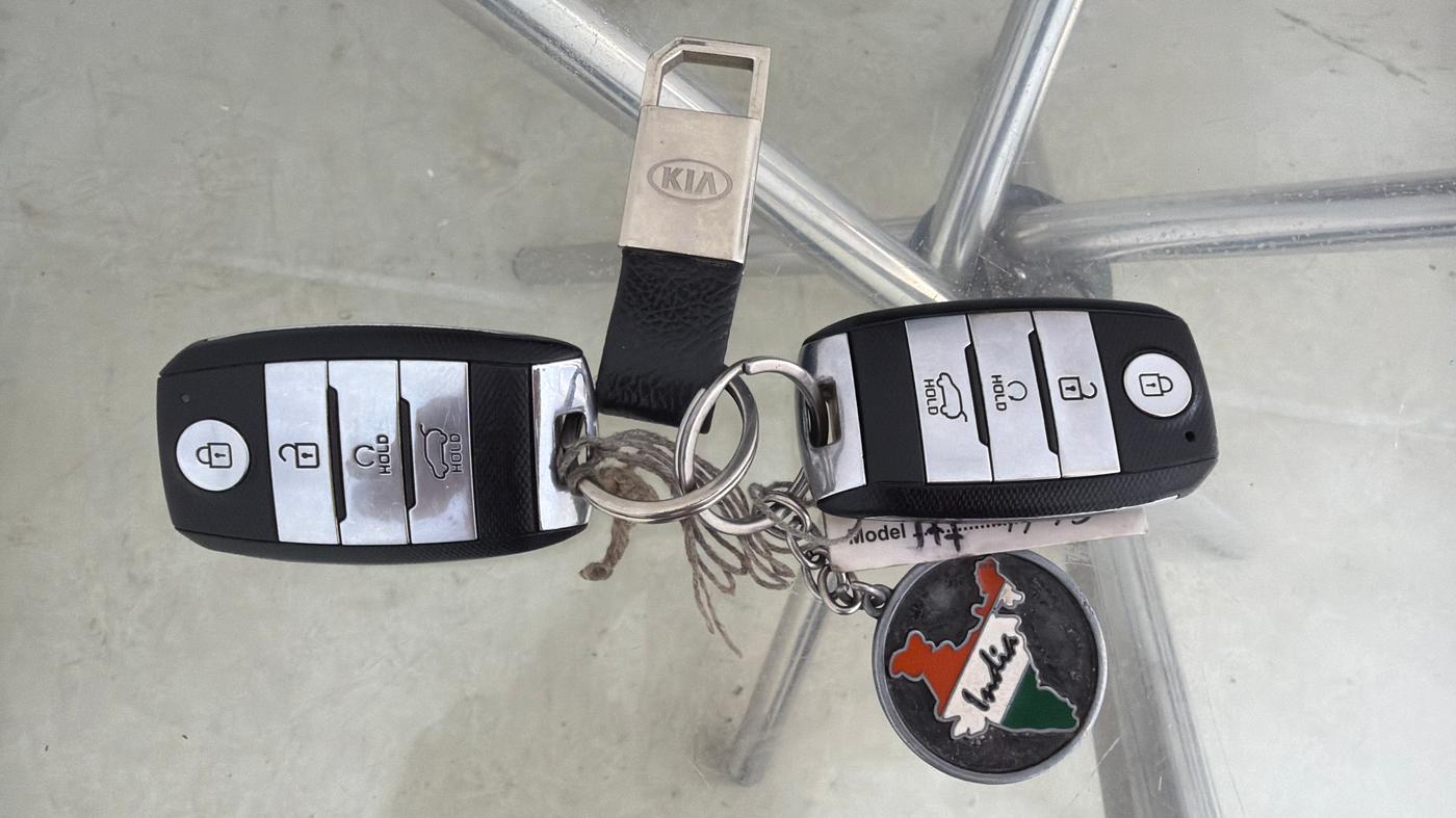 2021 KIA SONET HTX 1.0 IMT, Petrol, Manual, 56,288 km, Key Close Up