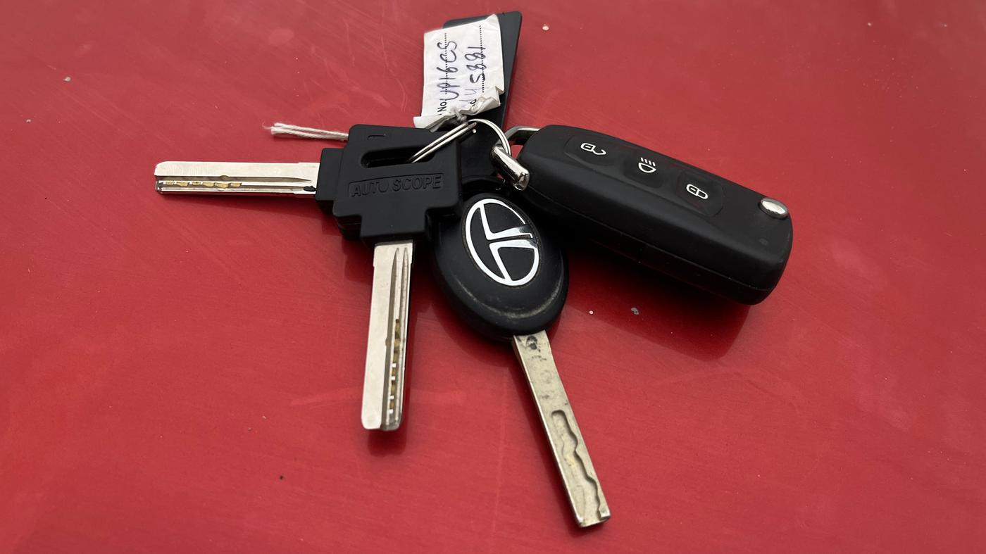 2020 Tata ALTROZ XE PETROL, Petrol, Manual, 60,030 km, Key Close Up