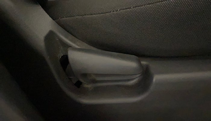 2014 Maruti Wagon R 1.0 VXI, Petrol, Manual, 56,484 km, Driver Side Adjustment Panel