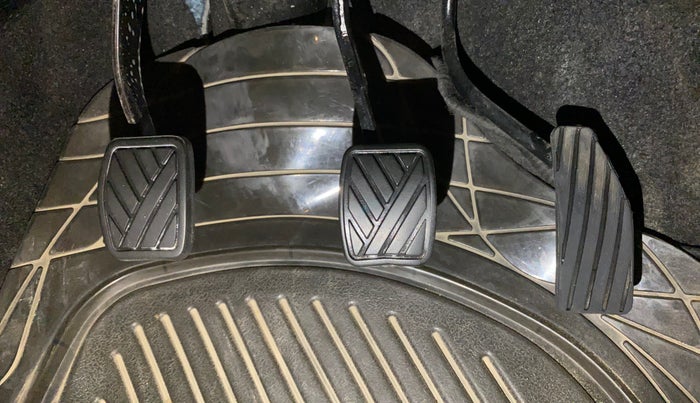 2014 Maruti Wagon R 1.0 VXI, Petrol, Manual, 56,484 km, Pedals