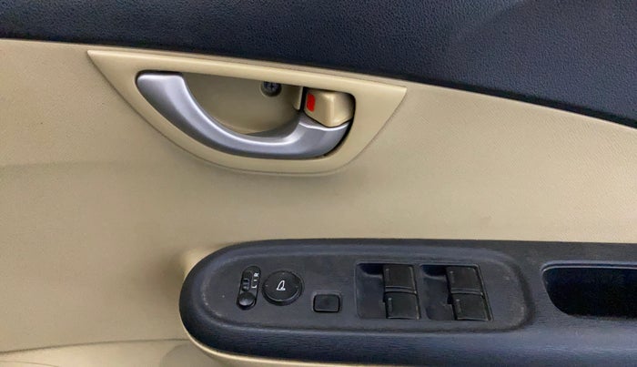 2015 Honda Brio VX MT, Petrol, Manual, 94,108 km, Driver Side Door Panels Control