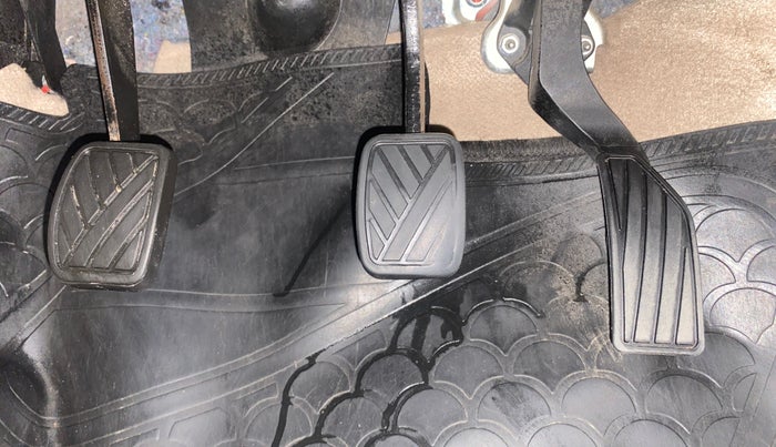 2014 Maruti Swift Dzire VXI, Petrol, Manual, 72,438 km, Pedals