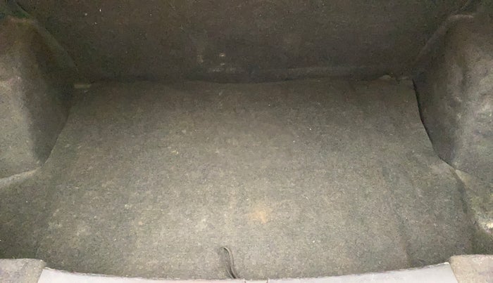 2014 Maruti Swift Dzire VXI, Petrol, Manual, 72,438 km, Boot Inside