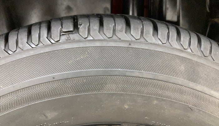 2014 Maruti Swift Dzire VXI, Petrol, Manual, 72,438 km, Left Rear Tyre Tread