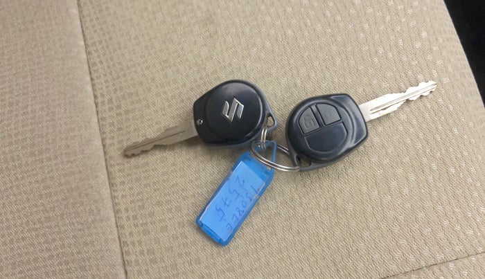 2014 Maruti Swift Dzire VXI, Petrol, Manual, 72,438 km, Key Close Up