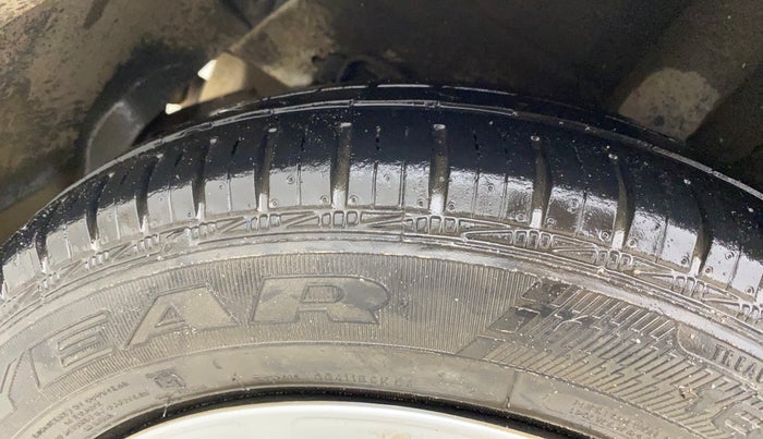 2018 Hyundai Grand i10 SPORTZ 1.2 KAPPA VTVT, Petrol, Manual, 26,306 km, Right Rear Tyre Tread