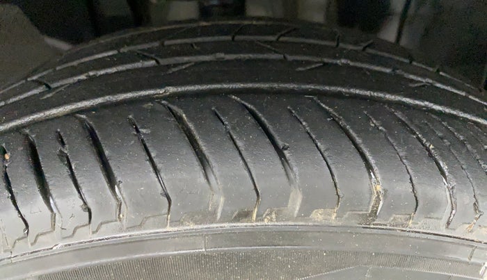 2021 Renault Kiger RXZ CVT 1.0 TURBO, Petrol, Automatic, 17,210 km, Right Front Tyre Tread