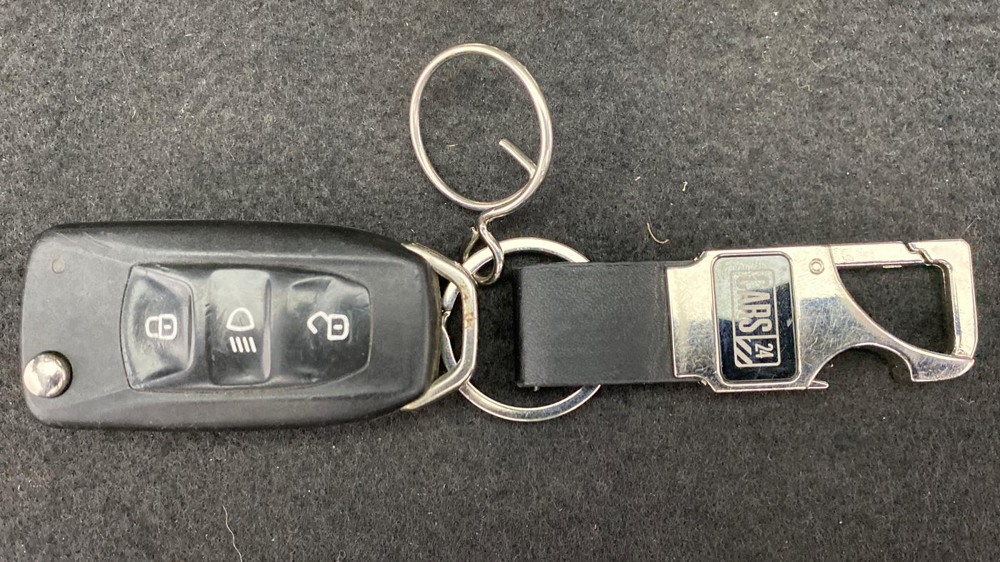 2018 Tata NEXON XT 1.2, Petrol, Manual, 55,700 km, Key Close Up