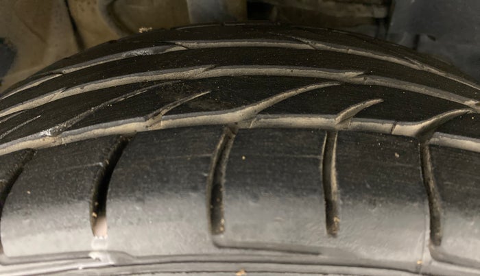 2018 Tata NEXON XT 1.2, Petrol, Manual, 55,700 km, Right Front Tyre Tread