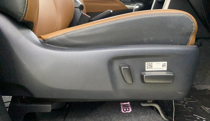 2022 Toyota Innova Crysta 2.7 ZX AT 7 STR, Petrol, Automatic, 10,460 km, Driver Side Adjustment Panel