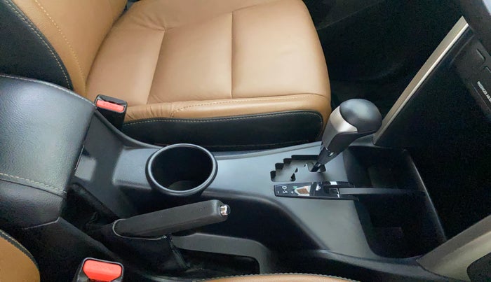 2022 Toyota Innova Crysta 2.7 ZX AT 7 STR, Petrol, Automatic, 10,460 km, Gear Lever