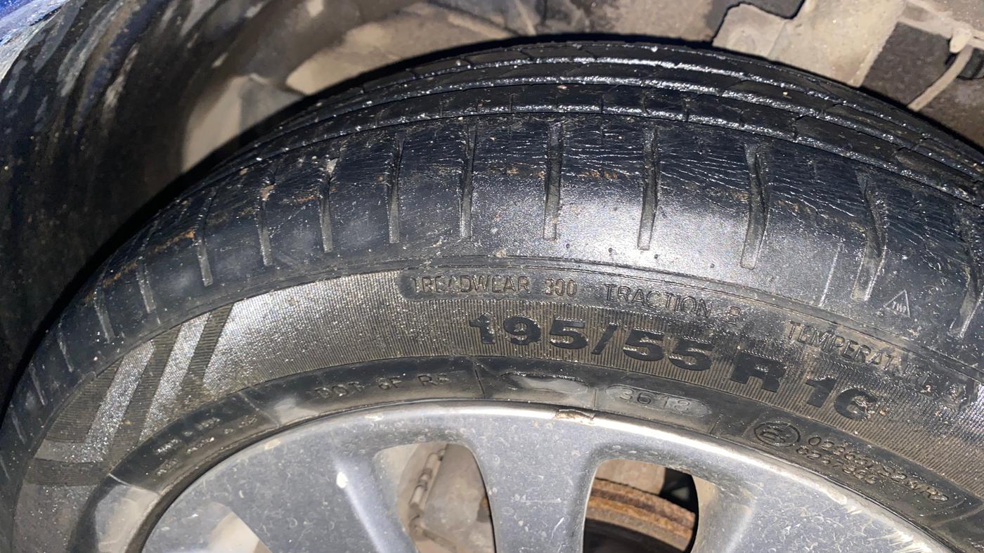 2018 Maruti Baleno ALPHA CVT PETROL 1.2, Petrol, Automatic, 39,453 km, Left Front Tyre Tread