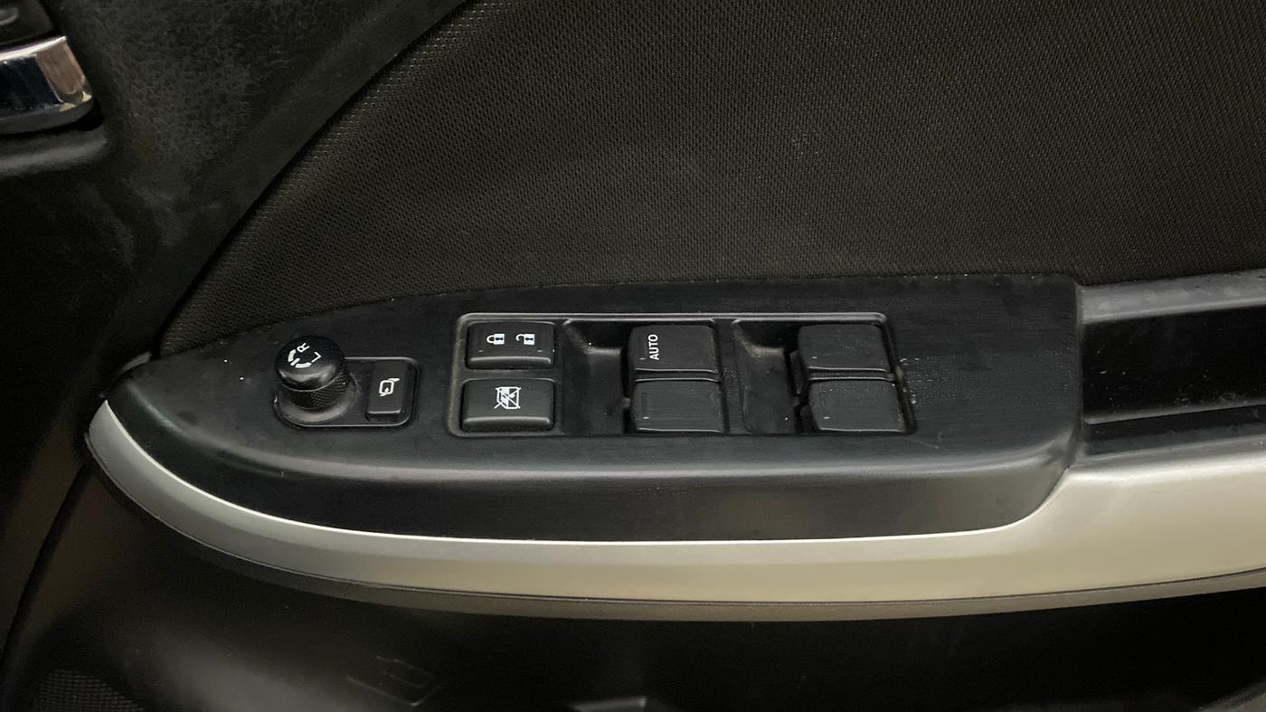 2018 Maruti Baleno ALPHA CVT PETROL 1.2, Petrol, Automatic, 39,453 km, Driver Side Door Panels Control