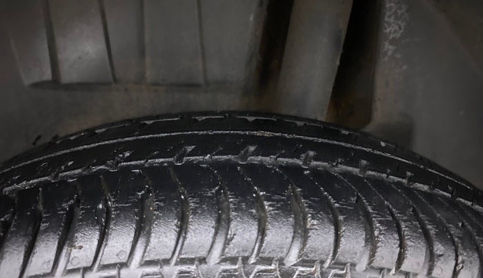 2020 Maruti Dzire VXI, Petrol, Manual, 40,961 km, Left Rear Tyre Tread