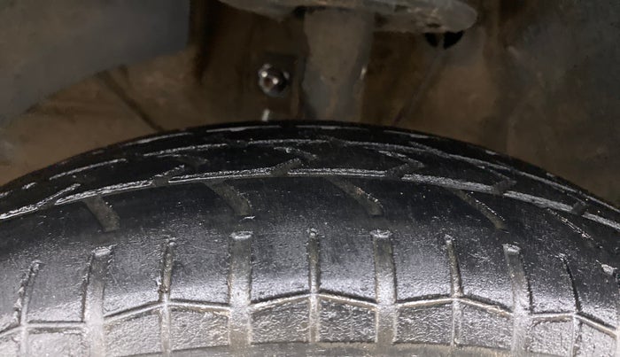2020 Maruti Dzire VXI, Petrol, Manual, 40,961 km, Left Front Tyre Tread