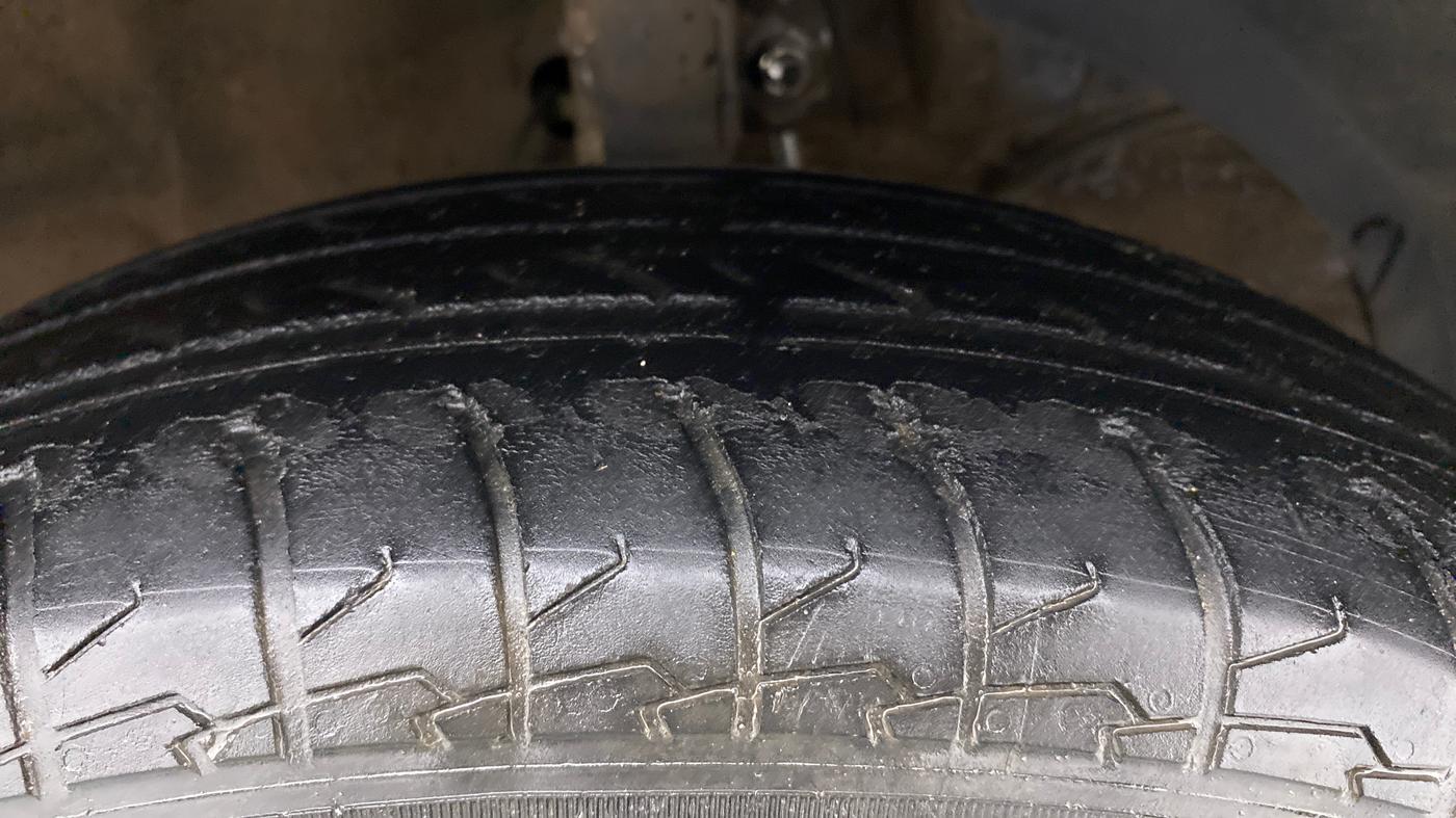 2020 Maruti Dzire VXI, Petrol, Manual, 40,961 km, Right Front Tyre Tread
