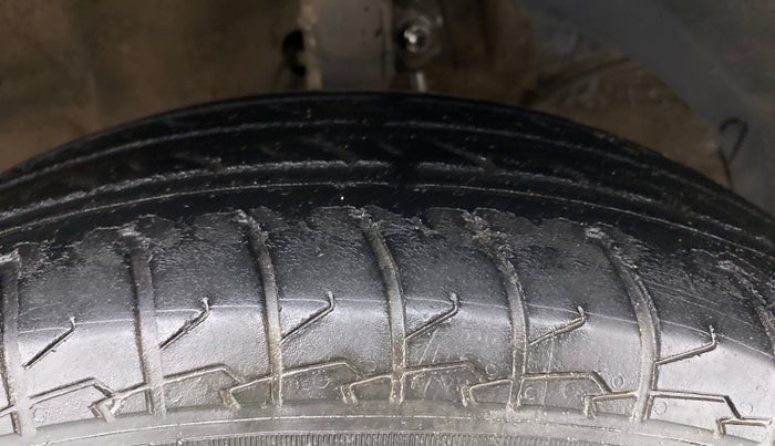 2020 Maruti Dzire VXI, Petrol, Manual, 40,961 km, Right Front Tyre Tread