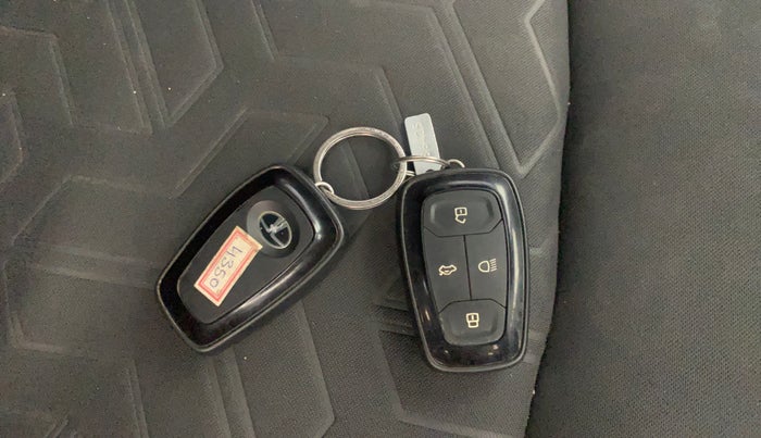 2022 Tata NEXON XZ PLUS (HS) PETROL, Petrol, Manual, 61,053 km, Key Close Up