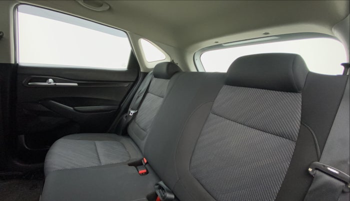 2020 KIA SELTOS HTK 1.5 PETROL, Petrol, Manual, 11,230 km, Right Side Rear Door Cabin
