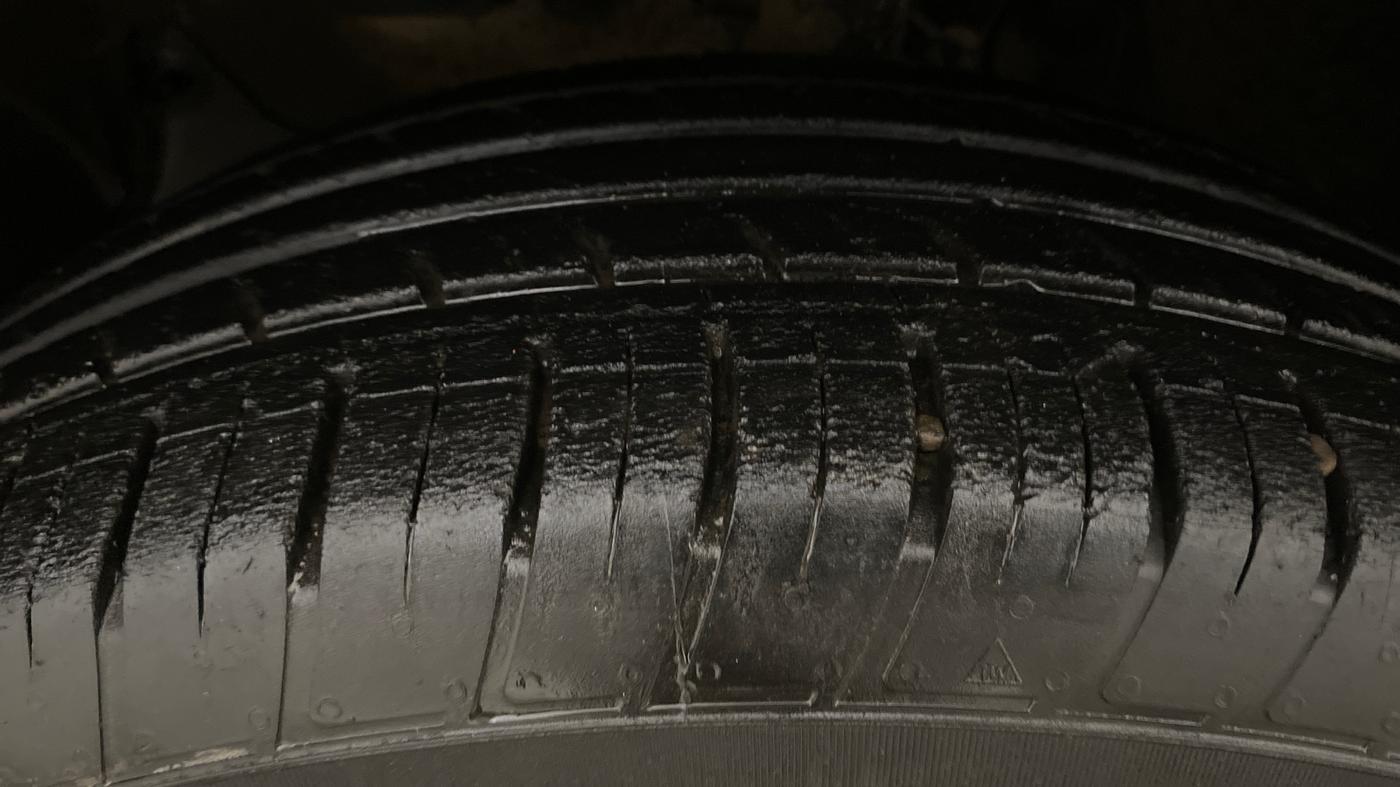 2020 Renault Duster RXZ 1.5 PETROL MT, Petrol, Manual, 34,677 km, Left Front Tyre Tread