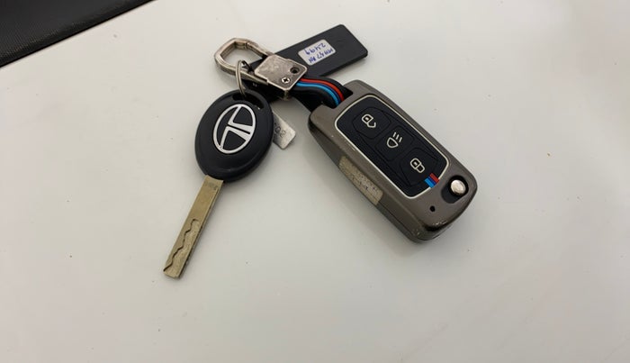 2019 Tata Tiago XZA PLUS PETROL, Petrol, Automatic, 31,883 km, Key Close Up