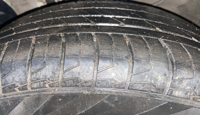 2017 Hyundai Creta SX PLUS AT 1.6 DIESEL, Diesel, Automatic, 92,929 km, Left Front Tyre Tread