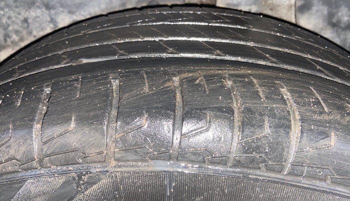 2017 Hyundai Creta SX PLUS AT 1.6 DIESEL, Diesel, Automatic, 92,929 km, Left Rear Tyre Tread