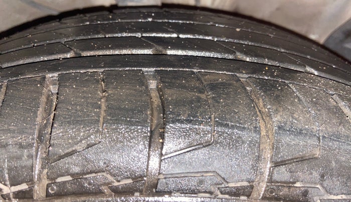 2017 Hyundai Creta SX PLUS AT 1.6 DIESEL, Diesel, Automatic, 92,929 km, Right Front Tyre Tread