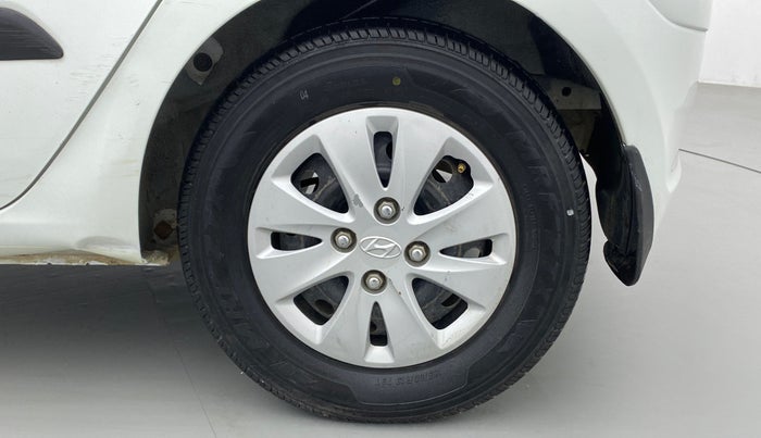 2012 Hyundai i10 MAGNA 1.2, CNG, Manual, 32,985 km, Left Rear Wheel