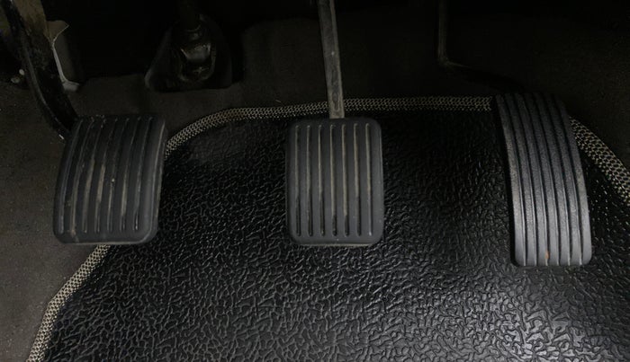 2012 Hyundai i10 MAGNA 1.2, CNG, Manual, 32,985 km, Pedals