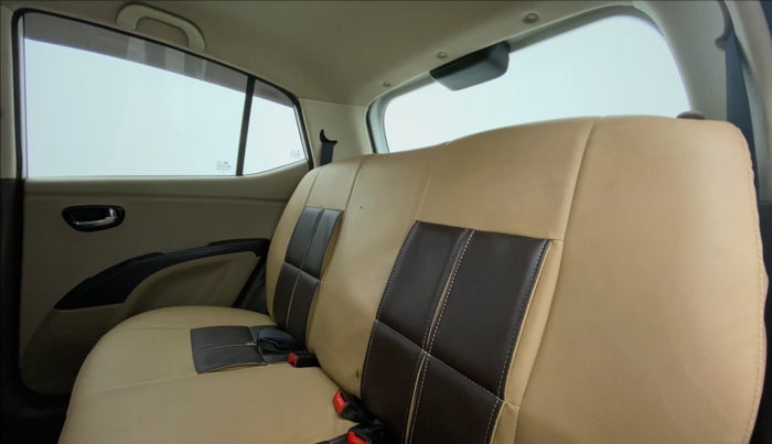 2012 Hyundai i10 MAGNA 1.2, CNG, Manual, 32,985 km, Right Side Rear Door Cabin